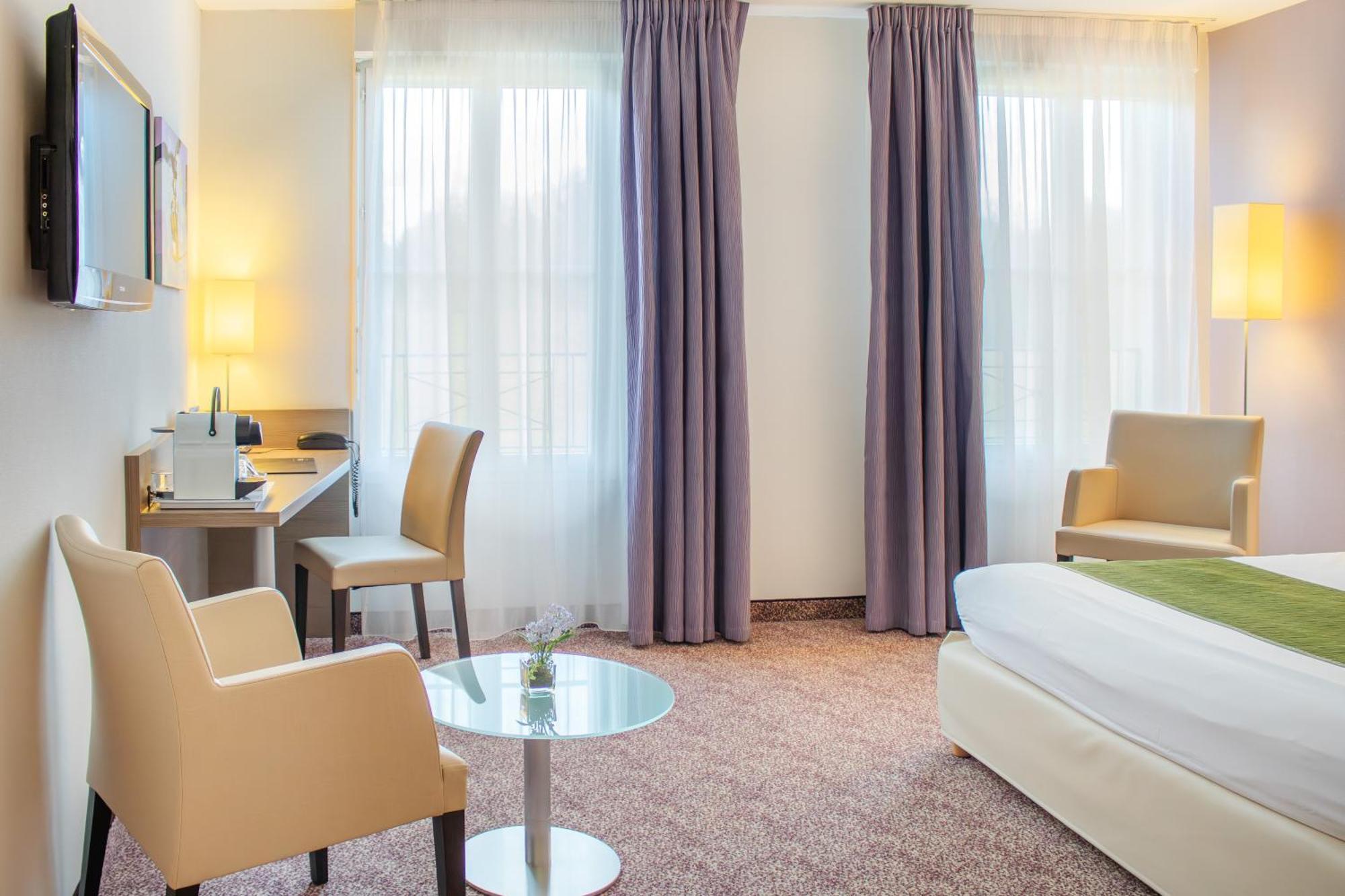Brit Hotel Chateaudun Exterior photo