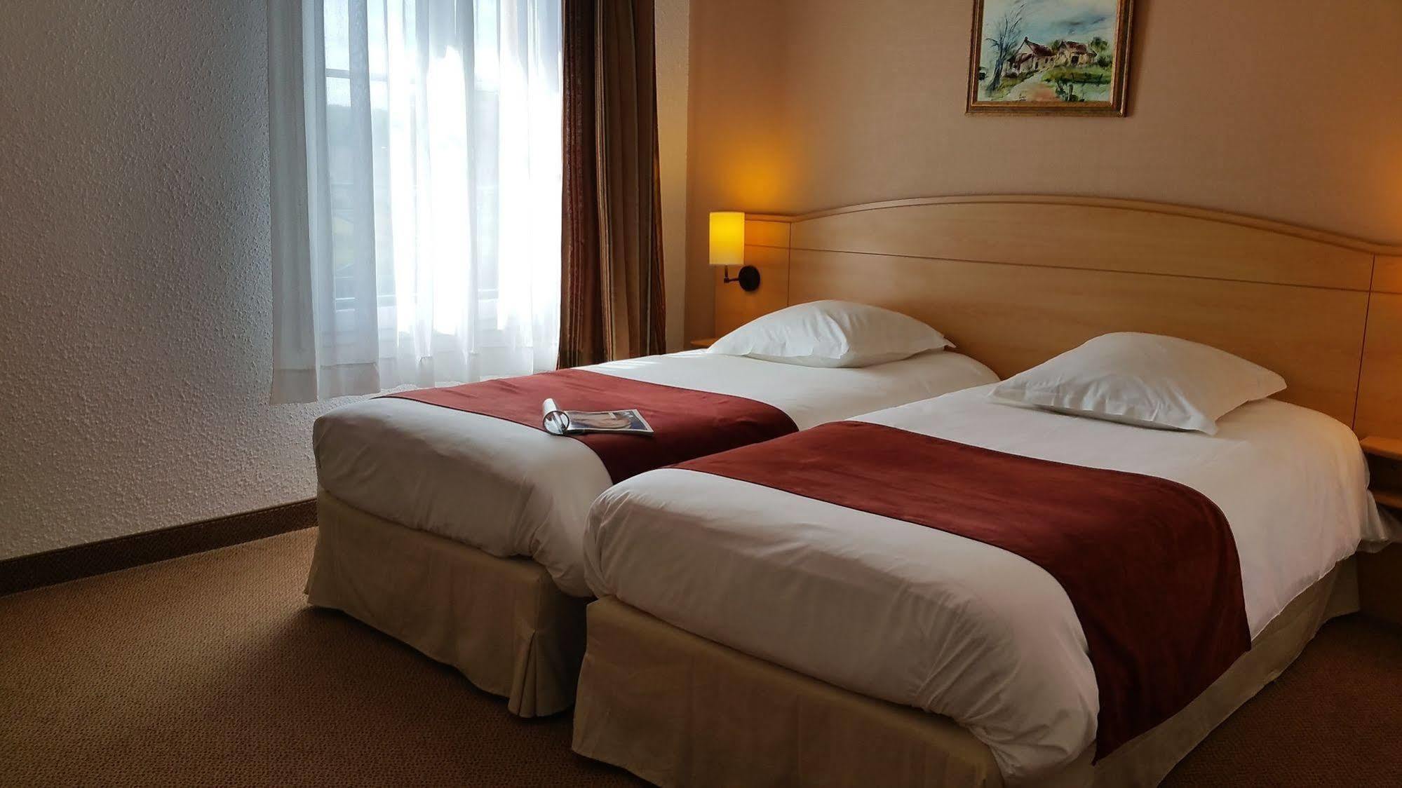 Brit Hotel Chateaudun Exterior photo